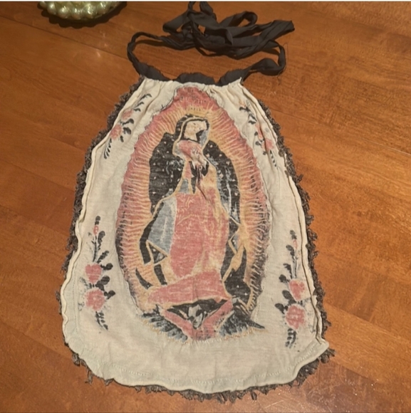 Magnolia Pearlour Lady of Guadalupe Jabot - Picture 7 of 9